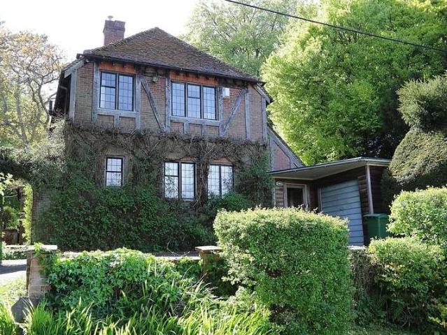 House for sale in Lower Basildon, West Berkshire