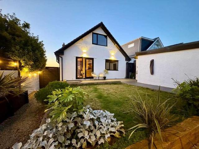 House for sale in Ogmore-by-sea, Wales