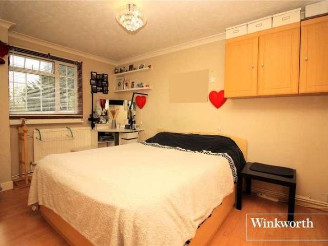 House for sale in Elstree and Borehamwood, Borehamwood
