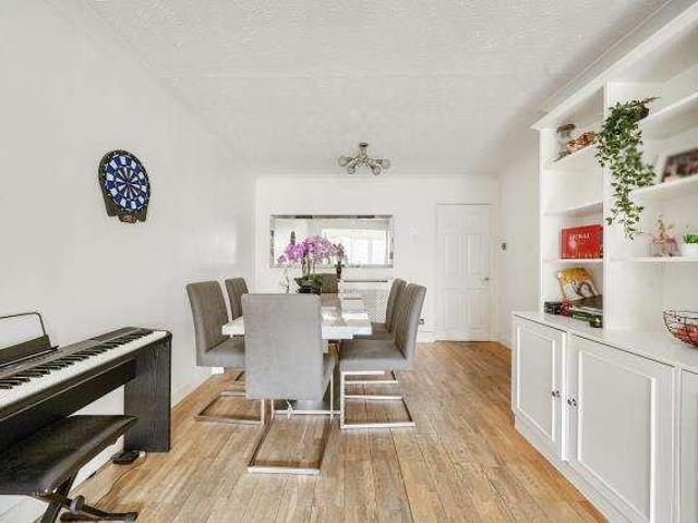 House for sale in Lower Halliford, Surrey