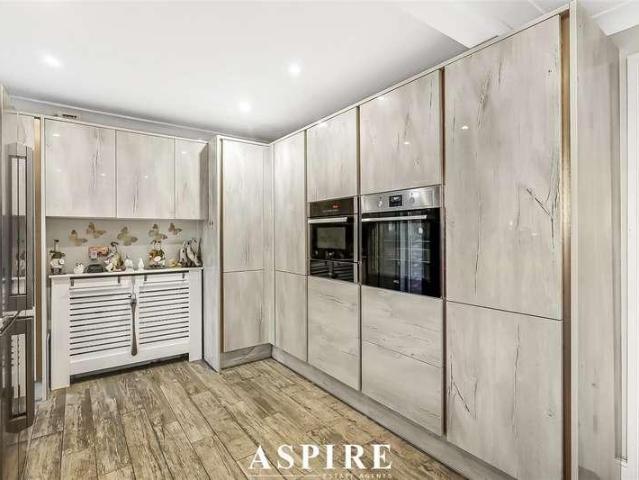 House for sale in Stanford-le-Hope, Essex