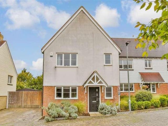 House for sale in Oad Street, Kent