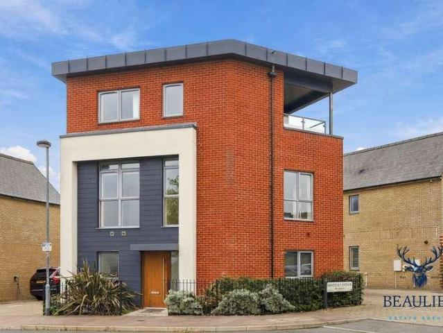 House for sale in Chelmsford Garden, Chelmsford