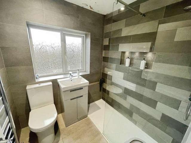 House for sale in Prestolee, Lee Bank