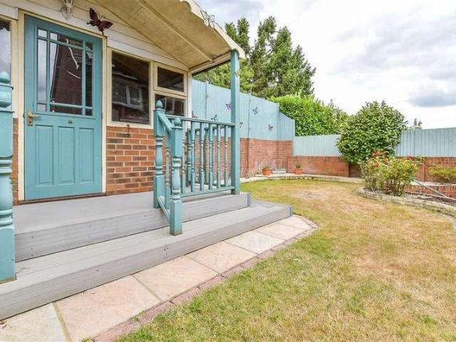 House for sale in Romford, Sandown Park