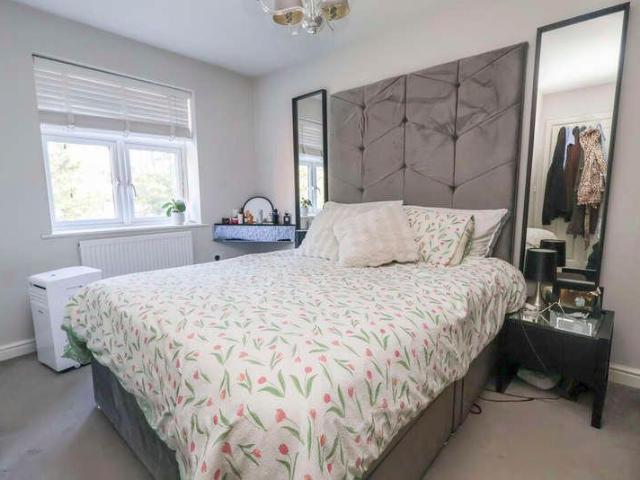 House for sale in Royal Borough of Kingston upon Thames, Greater London