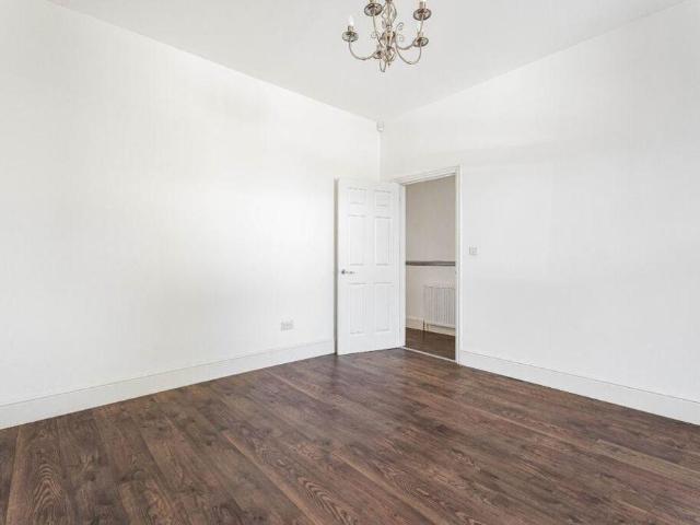 House for sale in Brondesbury, Greater London