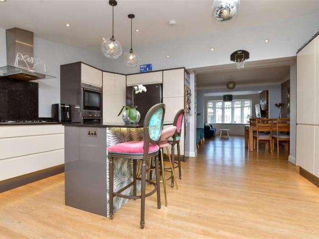House for sale in Worcester Park, Greater London