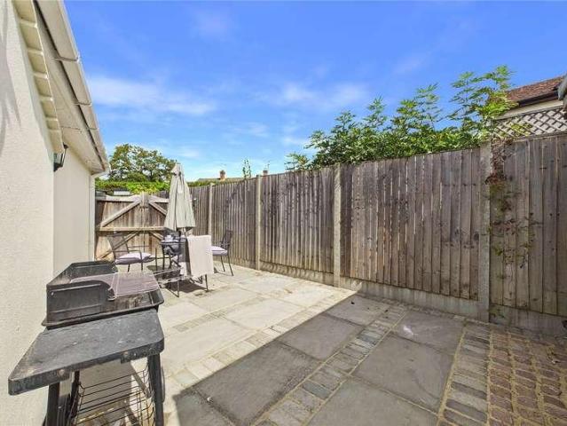 House for sale in North Bourne, Heol-las