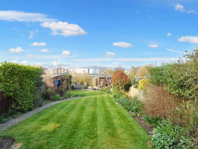 House for sale in Folkestone, Morehall
