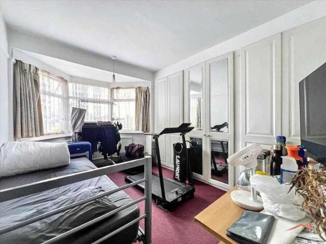 House for sale in South Stanmore, Greater London