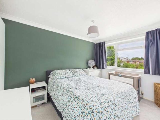 House for sale in Heol-las, Surrey