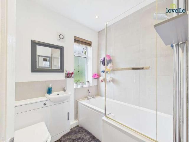 House for sale in Brayford, Lincolnshire