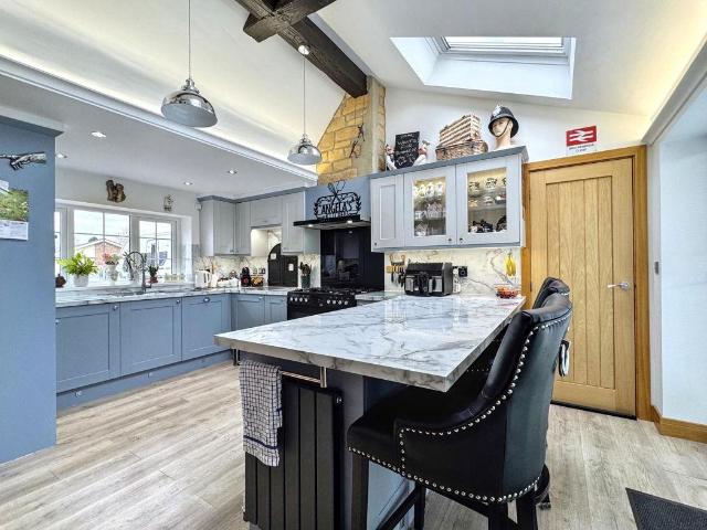 House for sale in Pelton