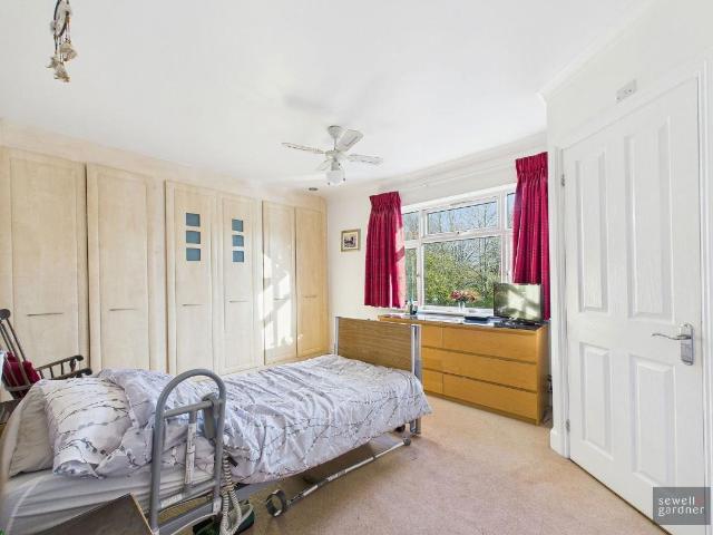 House for sale in Batchworth, Hertfordshire