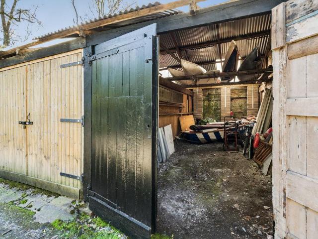 House for sale in Medmenham, Buckinghamshire
