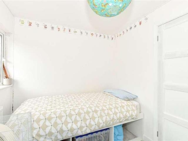 House for sale in Hillview, Surrey