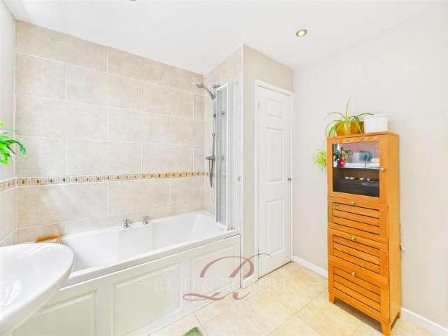 House for sale in Clwyd