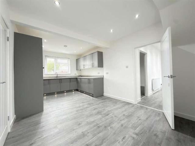 House for sale in Stocking Farm, Old Wharf
