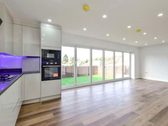 House for sale in Watford Rural, Batchworth