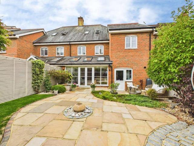 House for sale in Wickhurst Green, Horsham