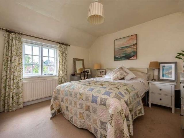 House for sale in Fole, Surrey