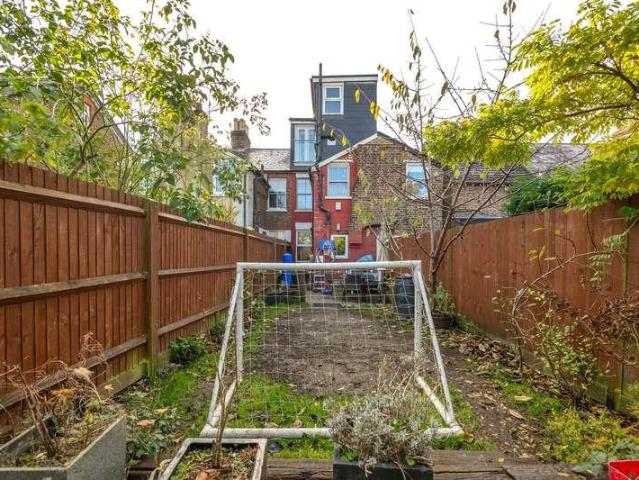 House for sale in Red Hill, Surrey