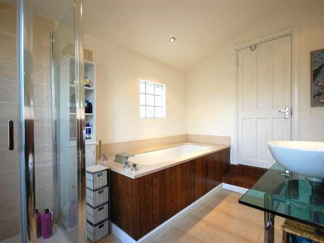 House for sale in Uxbridge, Cowley