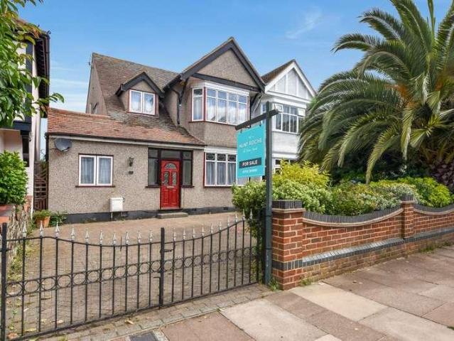 House for sale in North Shoebury, Alton Barnes
