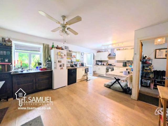 House for sale in Hirwaun