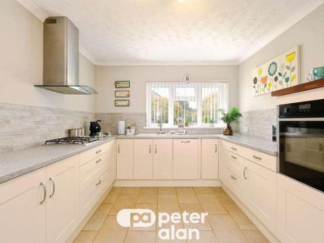 House for sale in Treharris