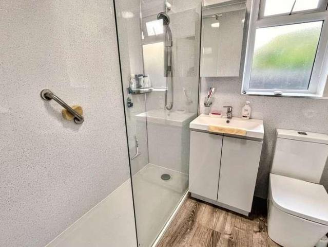 House for sale in Holdenhurst, Bournemouth