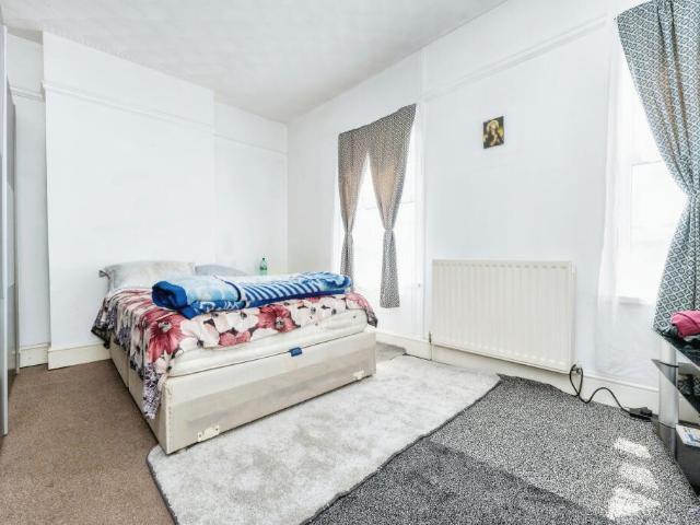 House for sale in Cauldwell, Bedford