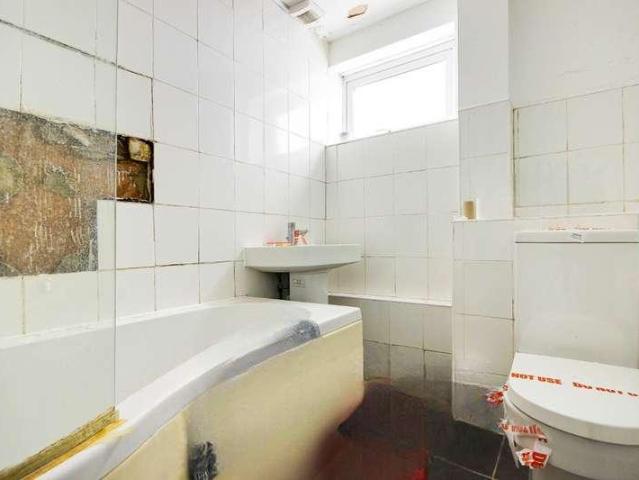House for sale in Enfield Island Village, Greater London