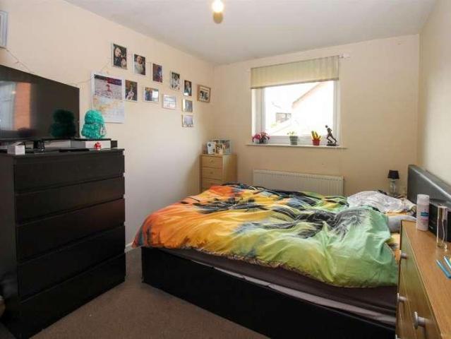 House for sale in Wakefield, Pinders Heath