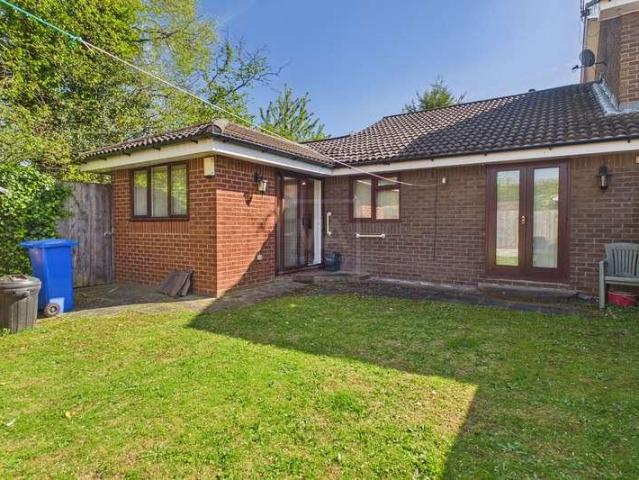 House for sale in Burtonwood and Westbrook, Warrington