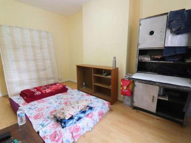 House for sale in Spring Park, Luton