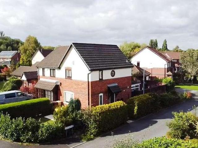 House for sale in Ringley, Lee Bank