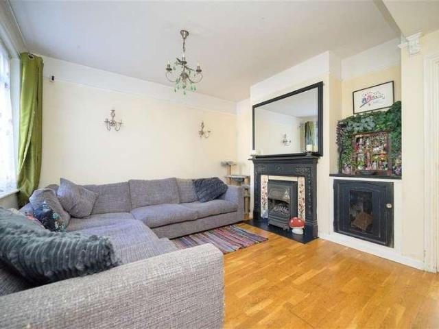 House for sale in Caterham, Tandridge