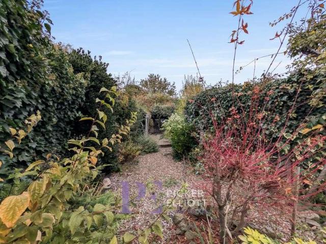House for sale in Barwell, Barton