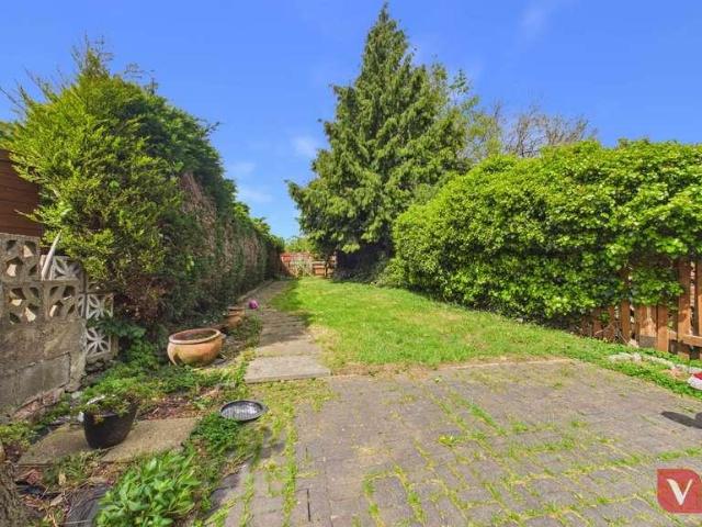 House for sale in Marsh Farm, Luton