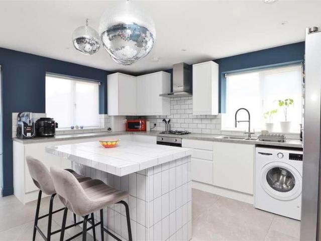 House for sale in Elstree and Borehamwood, Borehamwood