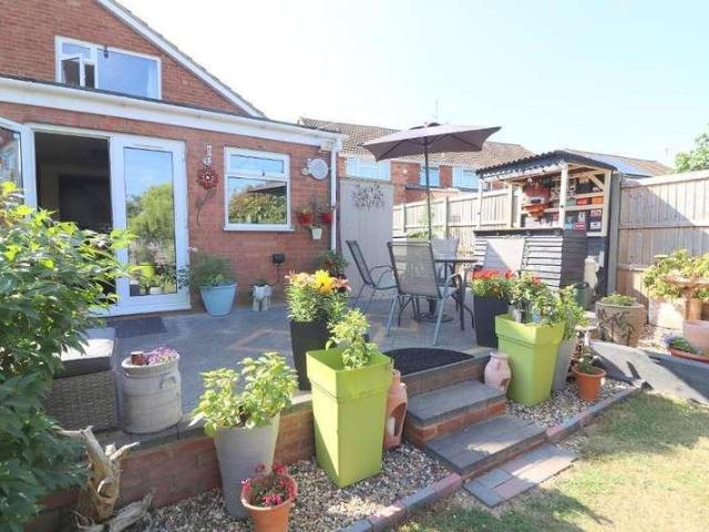 House for sale in Luton, Limbury