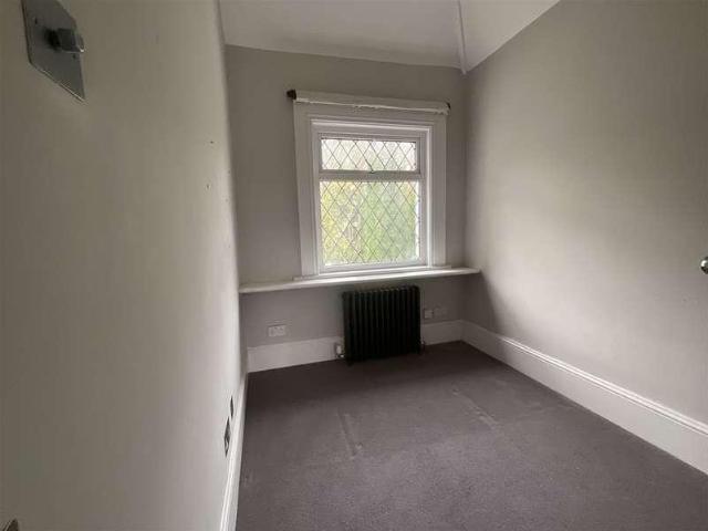 House for sale in Carshalton Beeches, Greater London