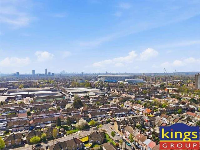House for sale in Upper Edmonton, Greater London