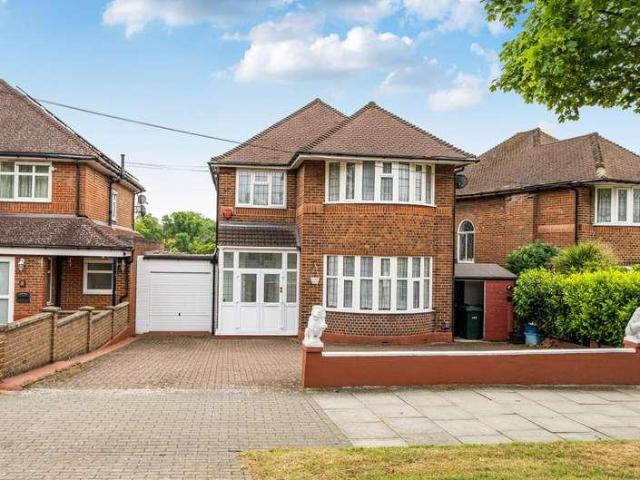 House for sale in Woodside Park, Greater London