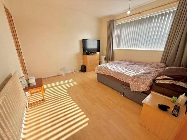 House for sale in Houghton Regis, Central Bedfordshire
