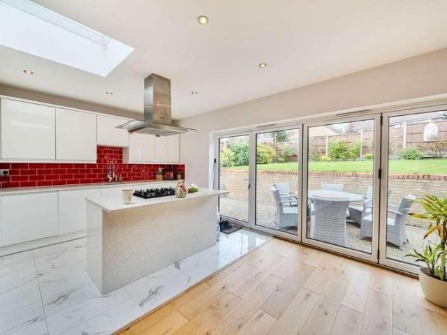 House for sale in Little Stanmore, Greater London