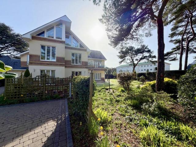 House for sale in Canford Cliffs, Poole