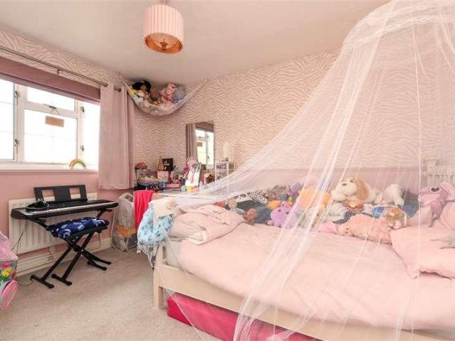 House for sale in Ifield West, Crawley